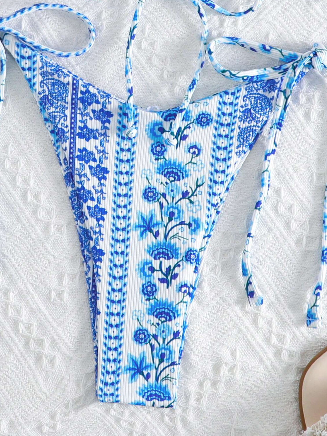 Garden Paradise: Bikini 2 piezas con estampado floral y cordones laterales