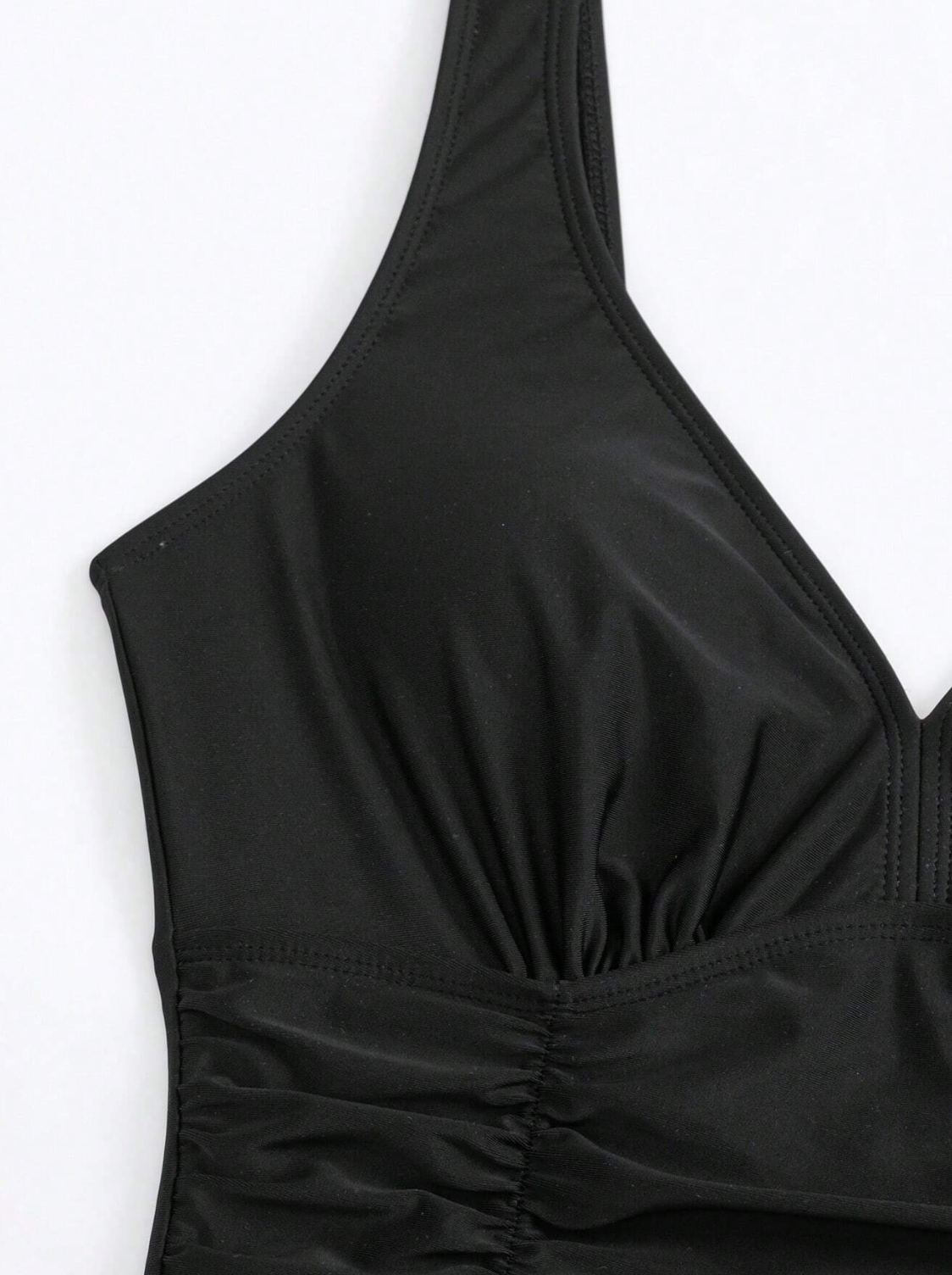Chic Essential Black: Traje de baño de 1 pieza color negro