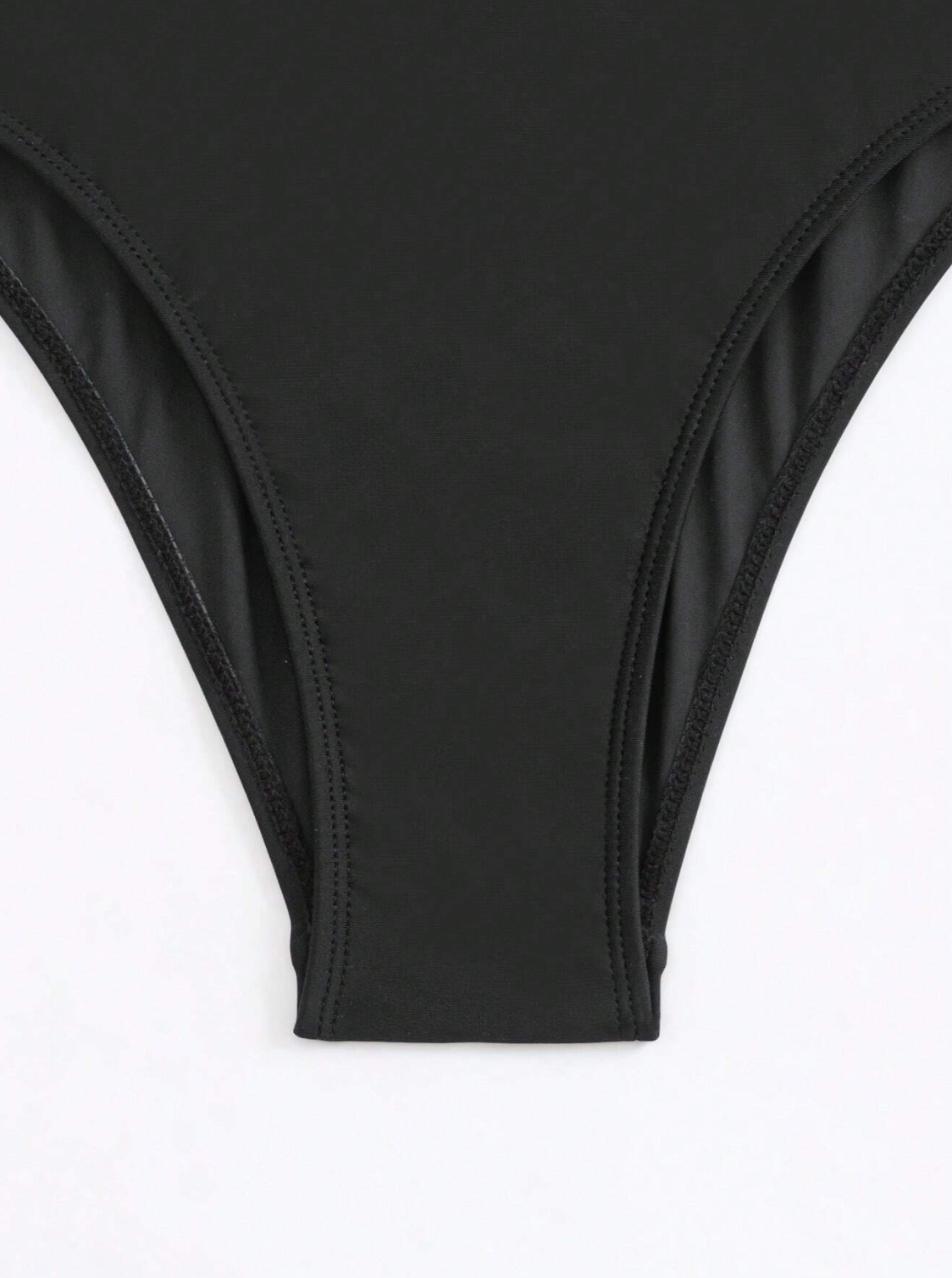 Chic Essential Black: Traje de baño de 1 pieza color negro