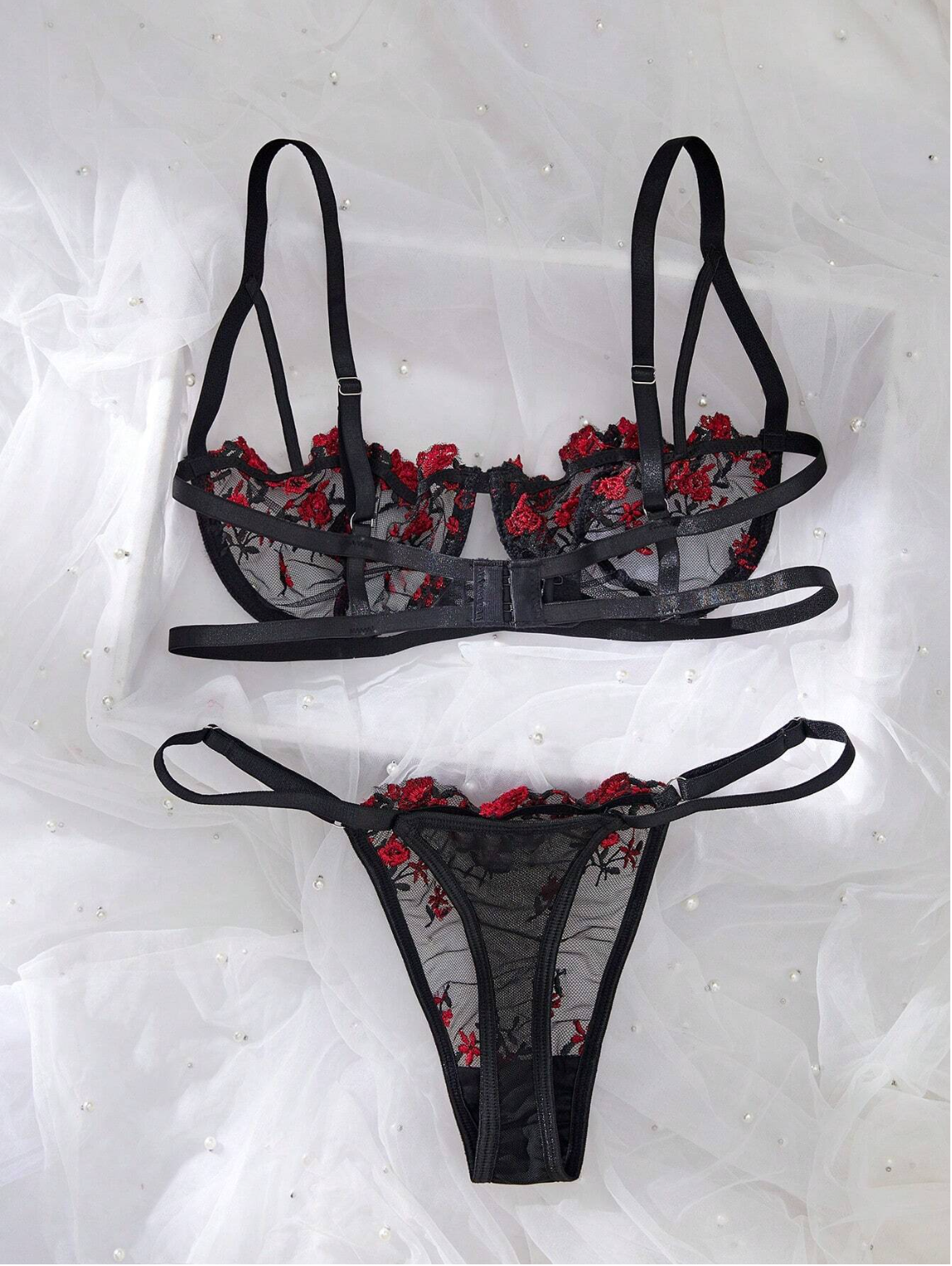 Set de lencería: Raven’s Kiss