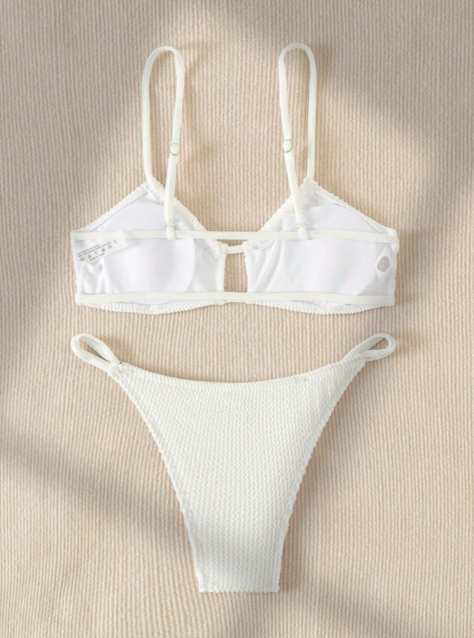 Minimalist White: Bikini 2 piezas de baño con textura color blanco