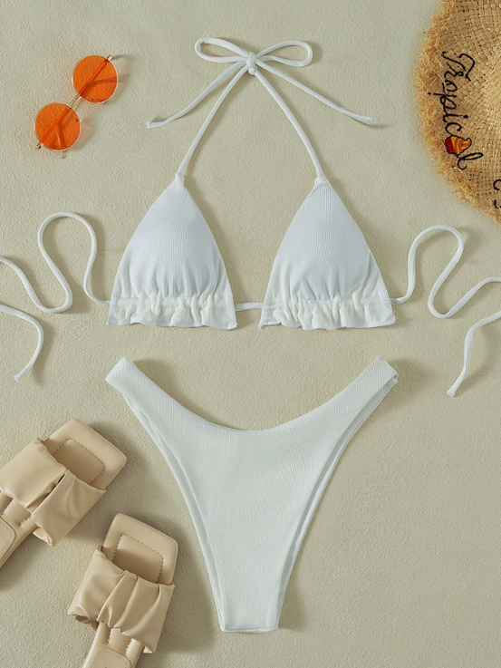 Creamy Delight: Bikini 3 piezas ribete fruncido halter triángulo color blanco