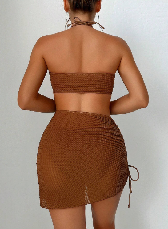 Coffee Beach Bliss: Bikini 3 piezas texturizado con falda de playa