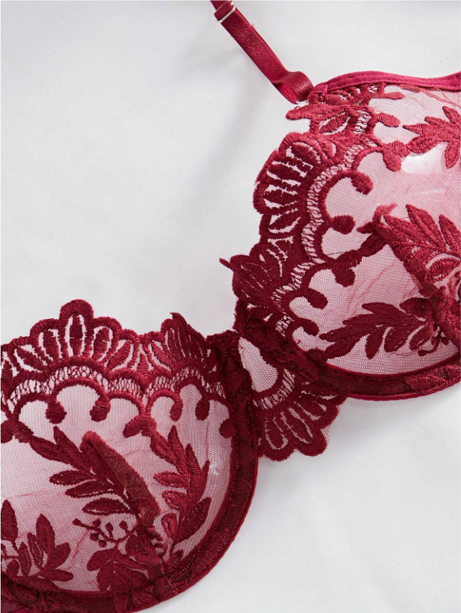 Set de Lencería Floral: Pure Desire