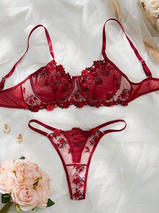 Set de lencería: Burgundy Floral Charm