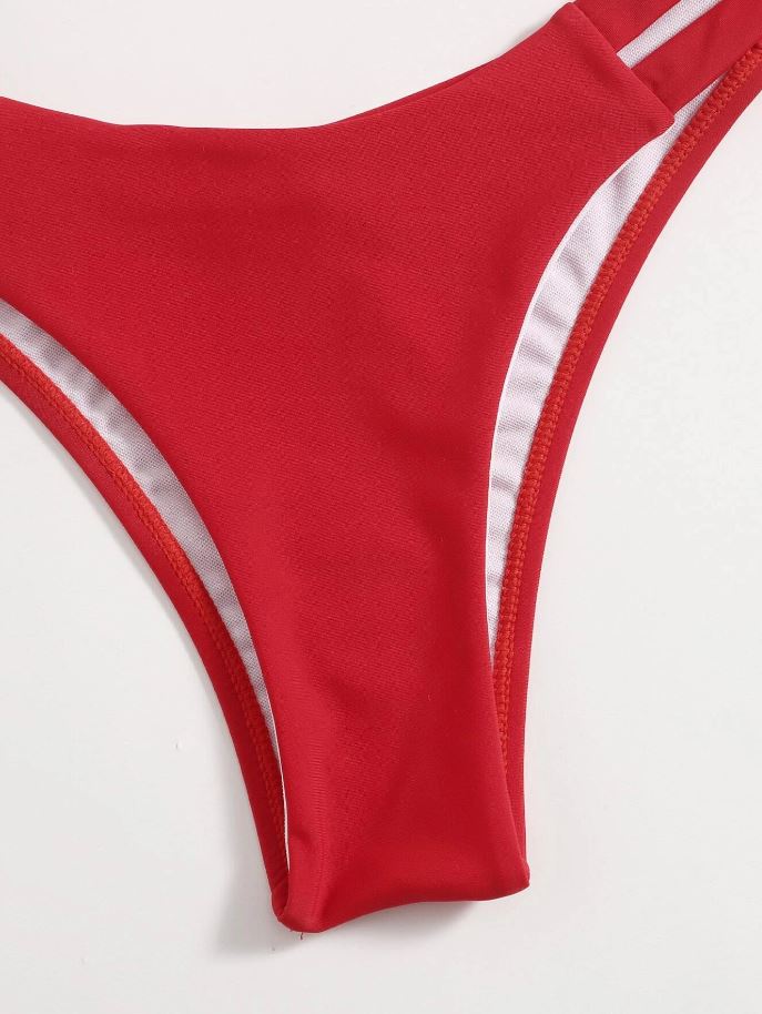 Bottom bikini con abertura color rojo