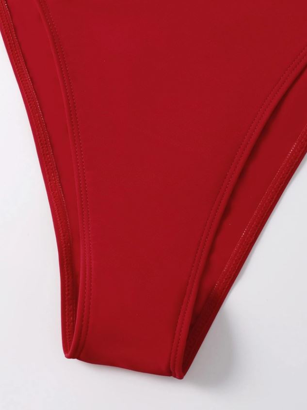 Fiery Elegance: Bikini 2 piezas con abertura de un hombro corte alto