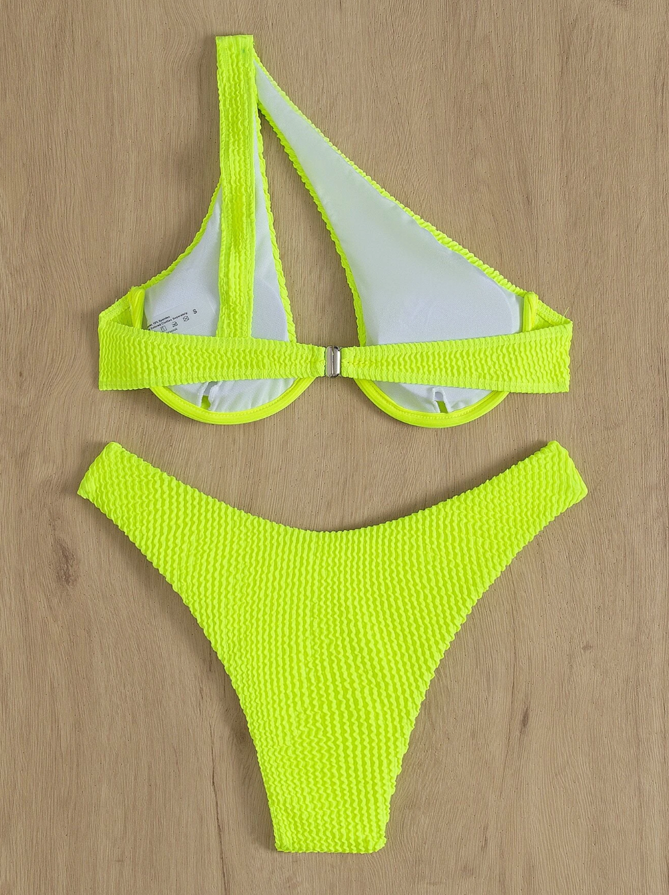 Luminous Lime: Bikini 2 piezas con textura y aro de un hombro color verde lima