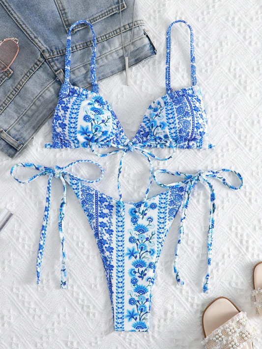 Garden Paradise: Bikini  2 piezas con estampado floral y cordones laterales