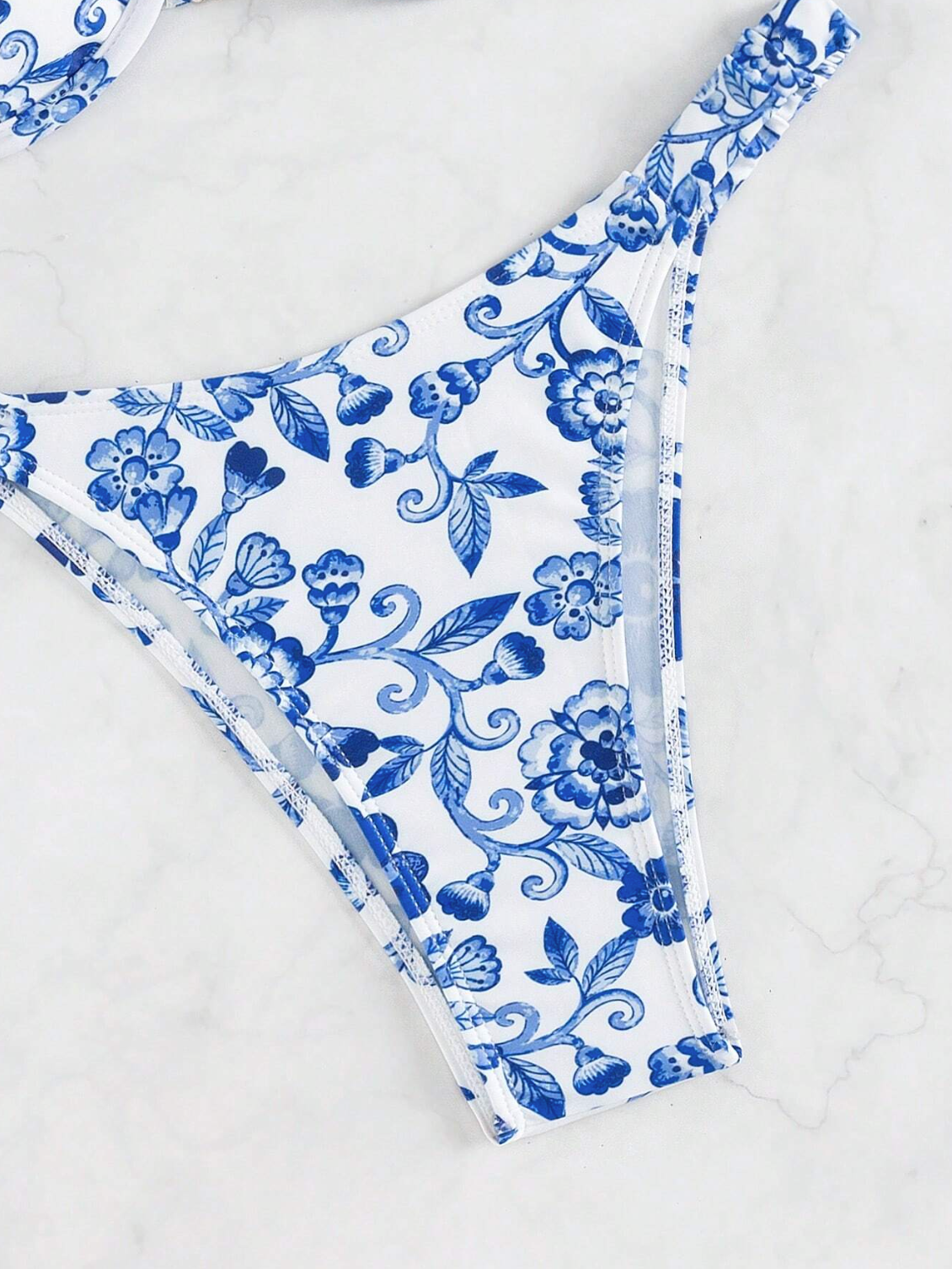 Skyline Floral: Bikini 2 piezas con aros y estampado floral