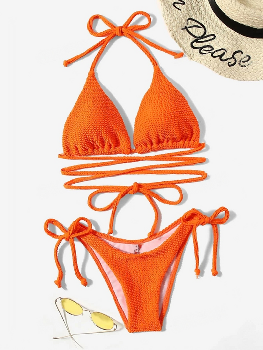 Palm Paradise: Bikini 2 piezas texturizado  con top halter y pitas laterales