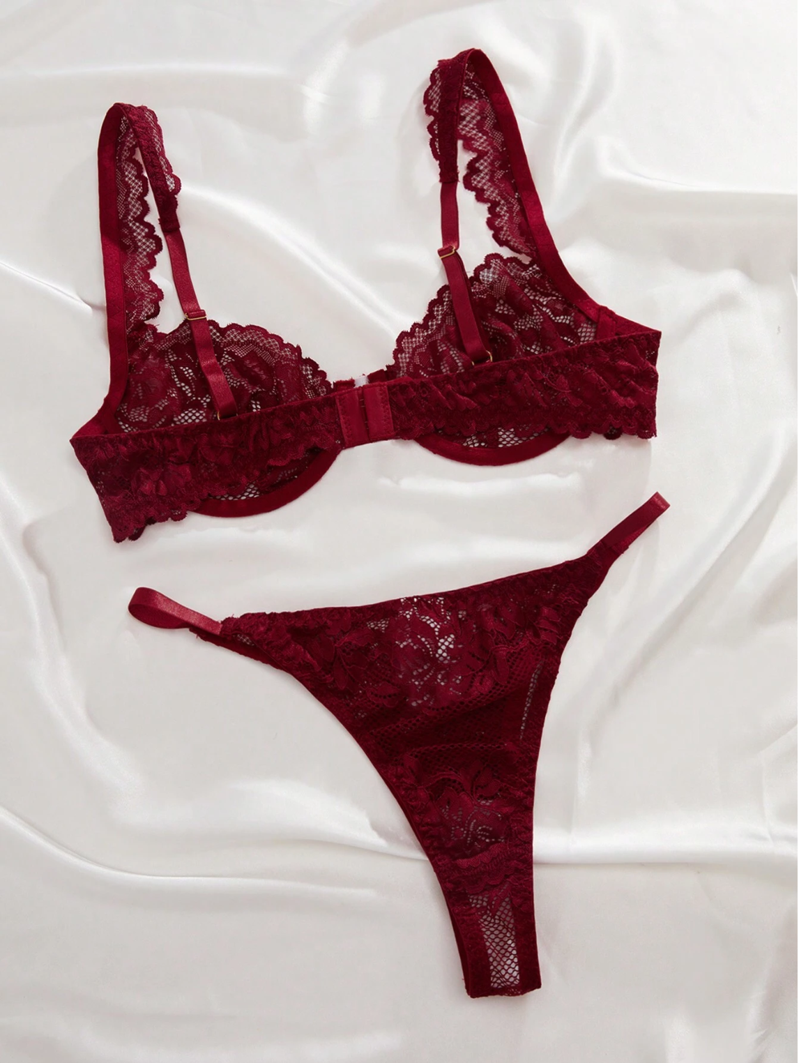 Set de lencería: Elegant Crimson Lace