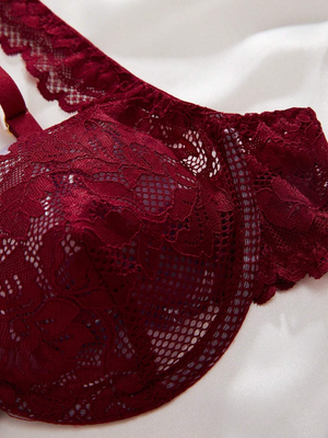 Set de lencería: Elegant Crimson Lace