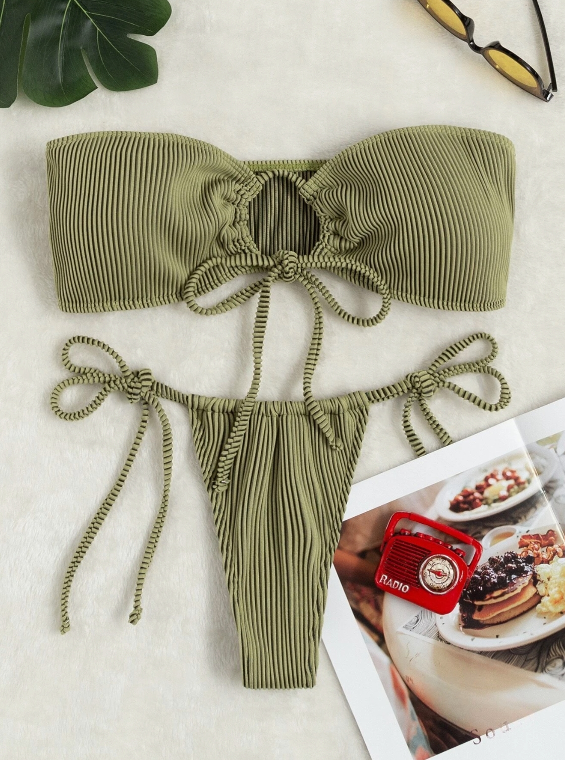 Emerald Bliss: Bikini  2 piezas acanalado straples con bottom de tanga