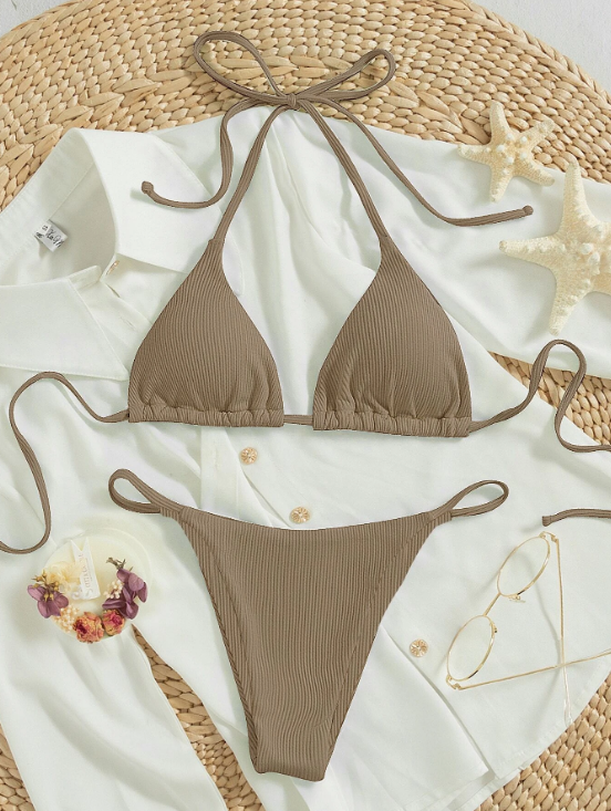 Cinnamon Swirl : Bikini 2 piezas triángulo halter de canalé con cordón trasero color mocha