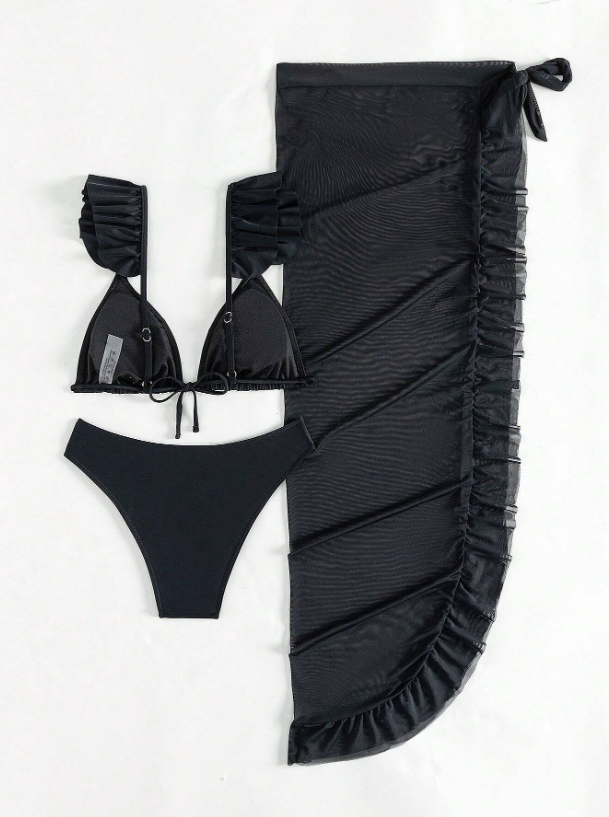 Ebony Elegance: Bikini 3 piezas con top de vuelos y falda de playa color negro