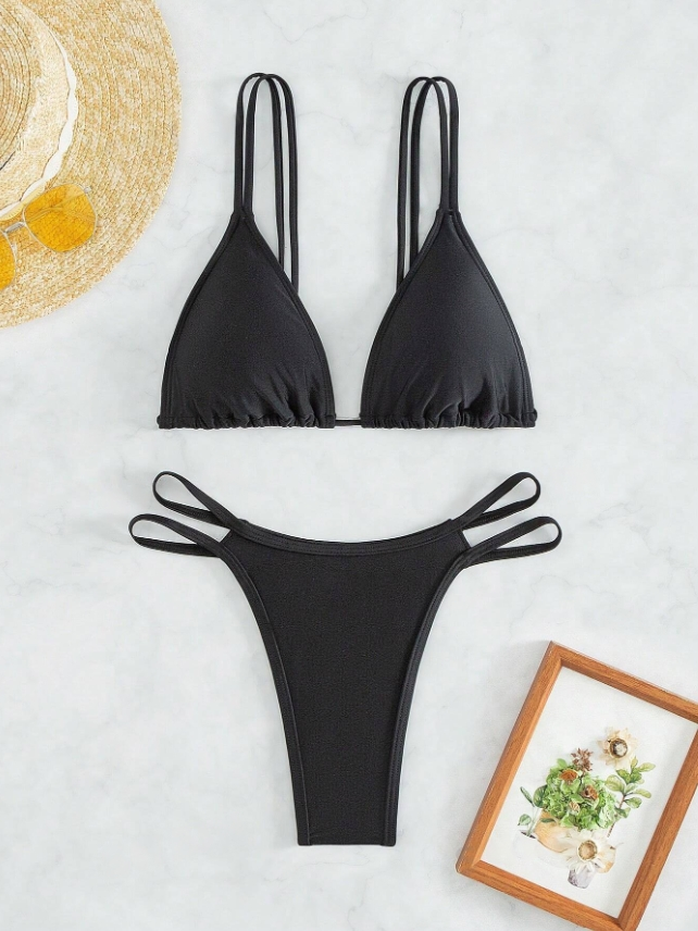 Midnight Groove: Bikini 2 piezas con cordones en la espalda y bottom de tanga color negro