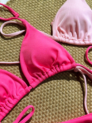 Pink Paradise Ribbed: 2 Sets bikini de tirantes acanalado tipo halter (4 piezas)