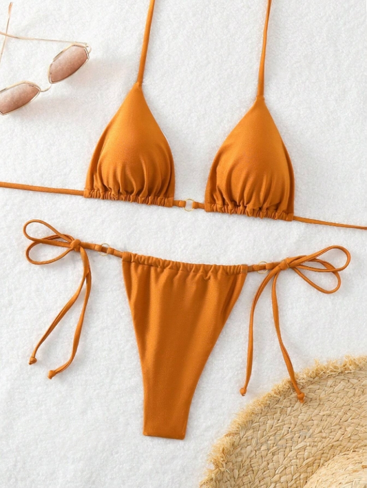 Desert Rose: Bikini 2 piezas con sujetador halter y bottom de tanga con pitas laterales
