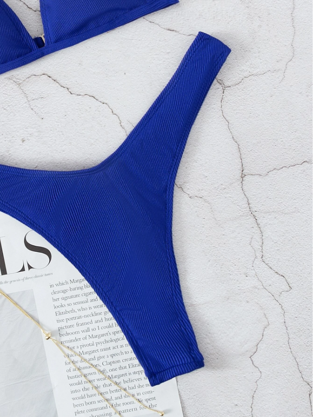 Azure Wave: Bikini 2 piezas corte alto de canalé tipo tanga color  azul