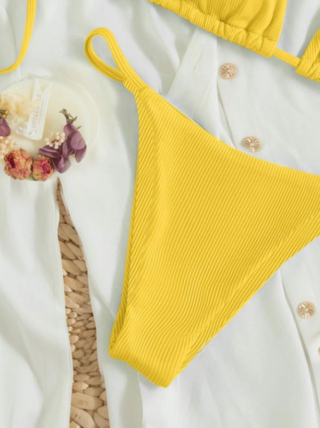 MellowYellow: Bikini 2 piezas  triángulo halter de canalé