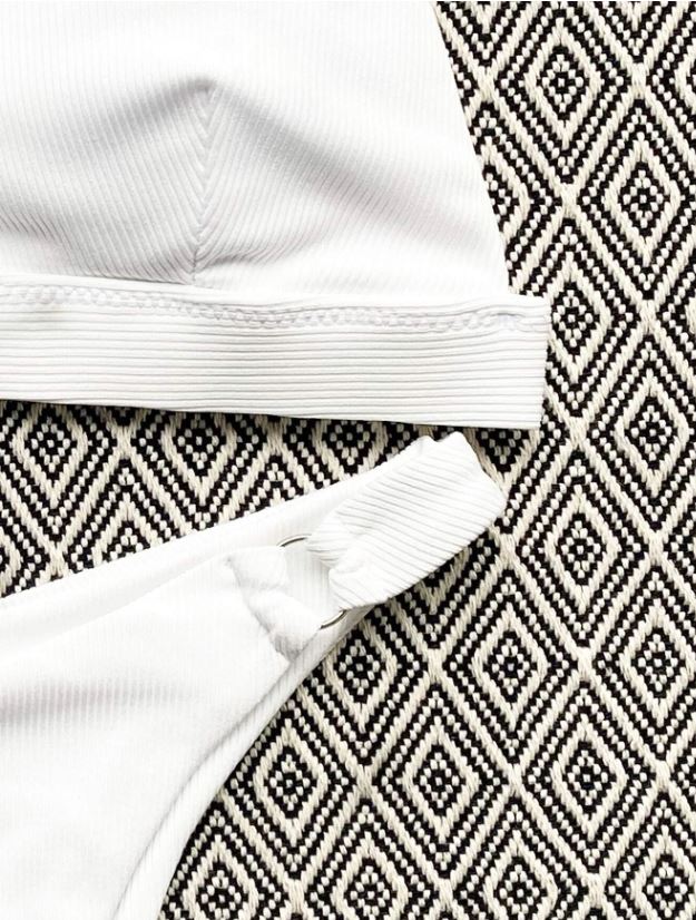 Pearl Perfection: Bikini 2 piezas de corte alto con aro de canalé