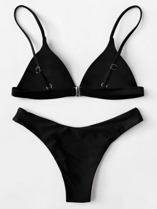 Noir Elegance: Bikini  2 piezas liso de triángulo corte alto