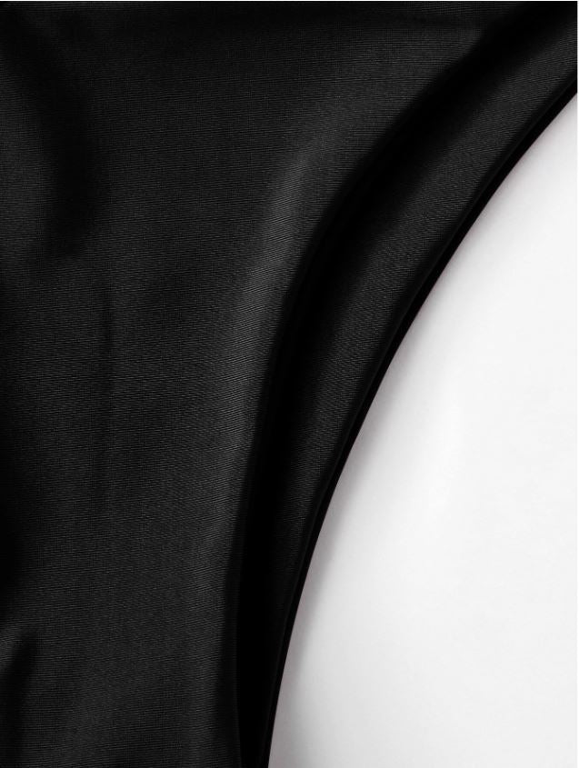 Noir Elegance: Bikini  2 piezas liso de triángulo corte alto