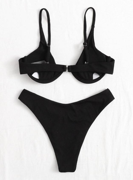 Mystic Black: Bikini 2 piezas de pierna alta con aro de canalé, push up