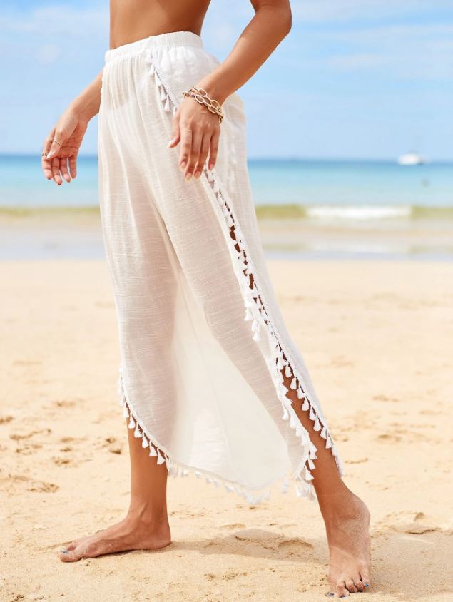 Seaside Elegance: Pantalones cover up con diseño de fleco de muslo con abertura