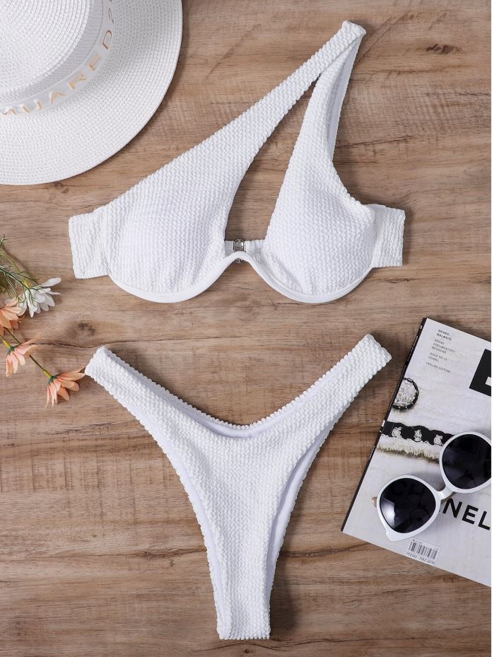 Icy Elegance: Bikini 2 piezas con textura con aro de un hombro color blanco