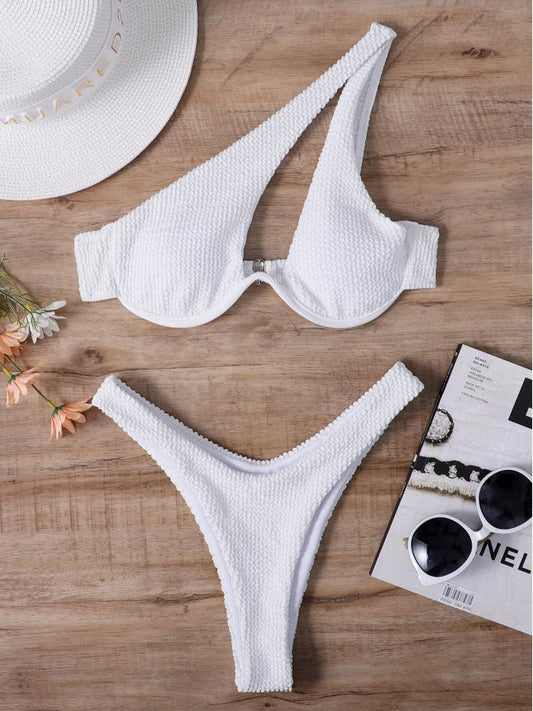 Icy Elegance: Bikini 2 piezas con textura con aro de un hombro color blanco
