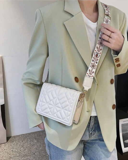 Bolso/ Cartera con diseño geometrico