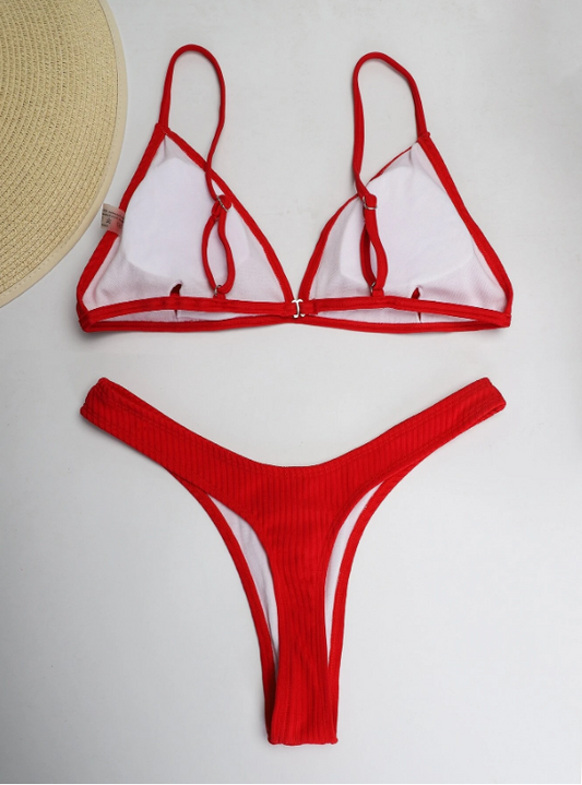 FlameKiss: Bikini 2 piezas de corte alto con bottom de tanga color rojo