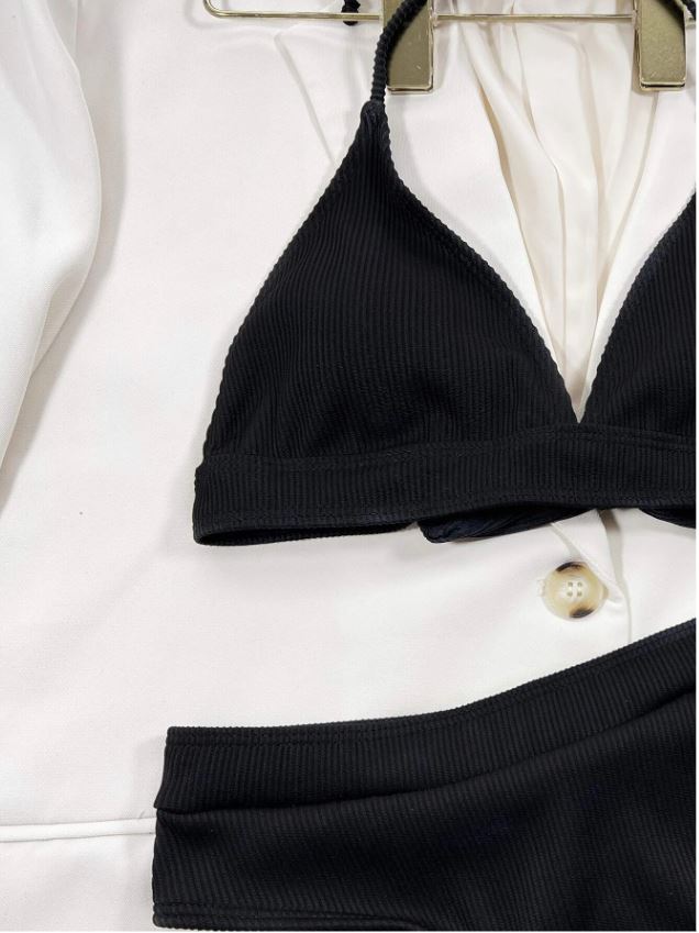 Sleek Noir: Bikini negro canalé de cintura alta