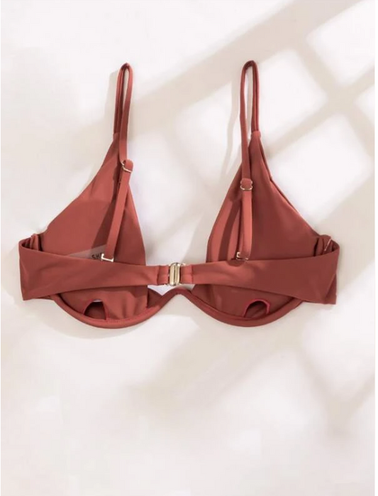 Top de bikini con ballena